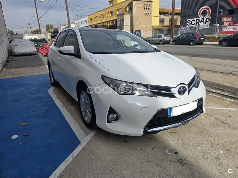 Blanco Usado 2014 Toyota Auris Active Berlina | 9900 € (Precio justo) - Imagen 1/4