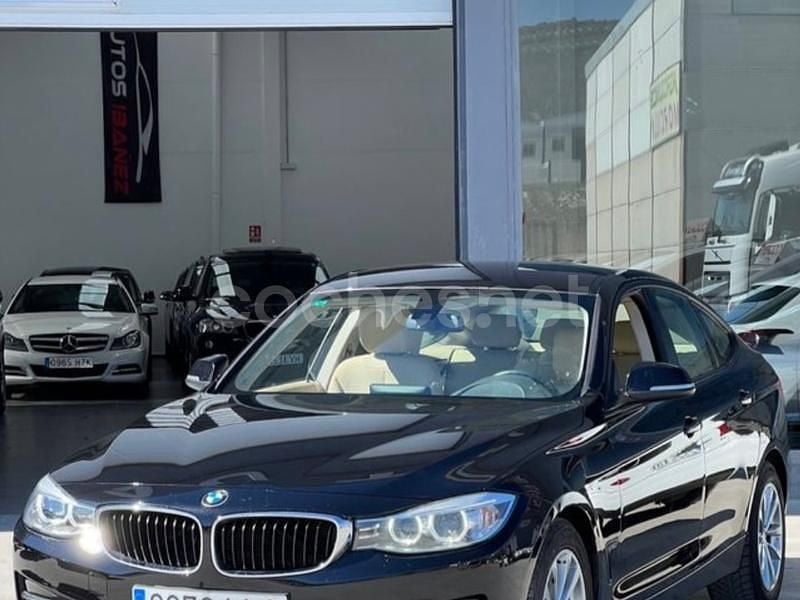 Negro Usado 2015 BMW 318 Gran Turismo Berlina | 14.999 € (Precio justo) - Imagen 1/4