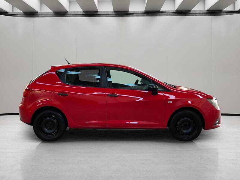 Usado Seat Ibiza Reference 90 CV (66 kW) 2013 Rojo