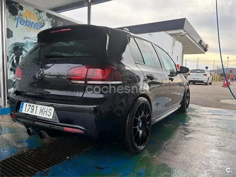 Usado VW Golf VI R 271 CV (199 kW) 2010 Negro Utilitario