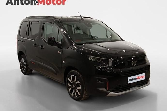 Usado Citroën Berlingo Shine 130 CV (95 kW) 2024 Negro Monovolumen