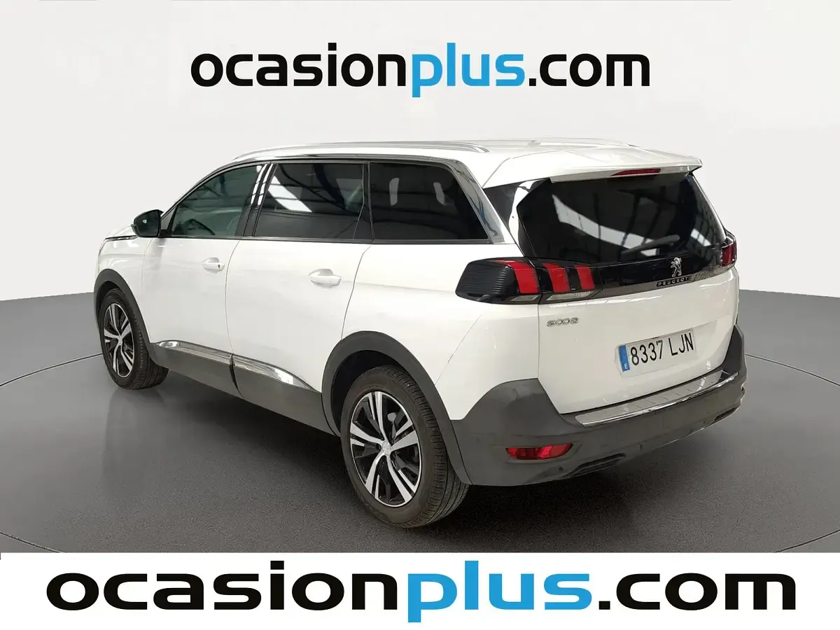 Usado Peugeot 5008 Allure 131 CV (96 kW) 2020 Blanco SUV
