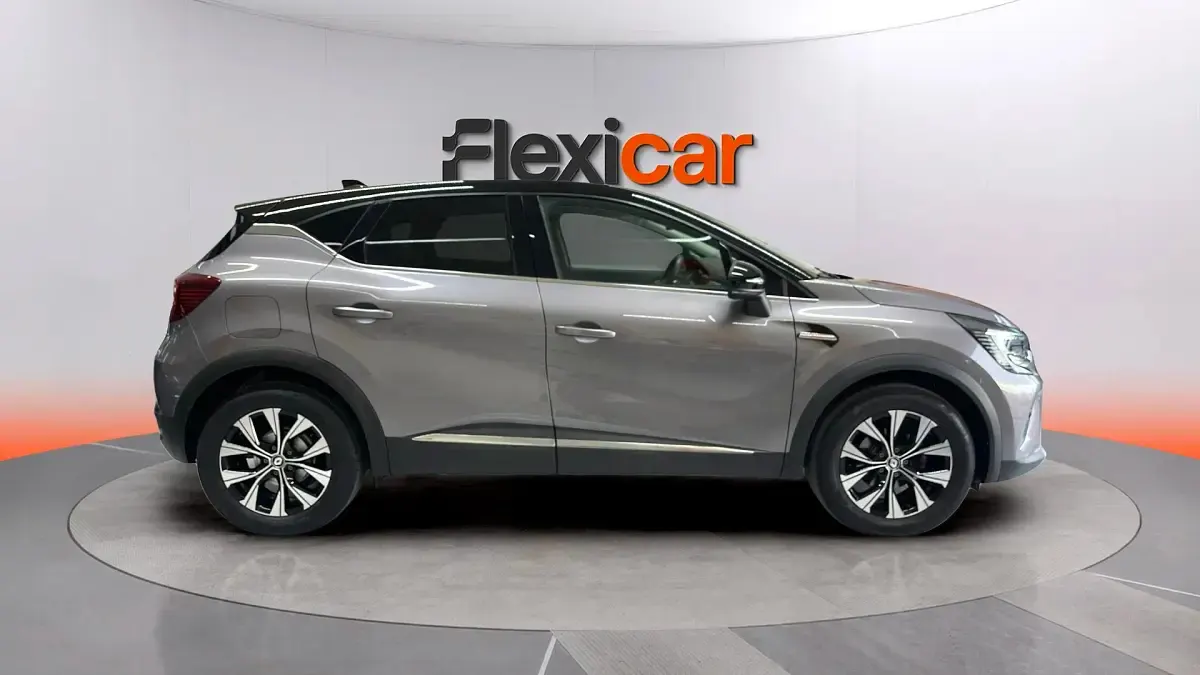Usado Renault Captur Techno 91 CV (66 kW) 2023 Gris SUV