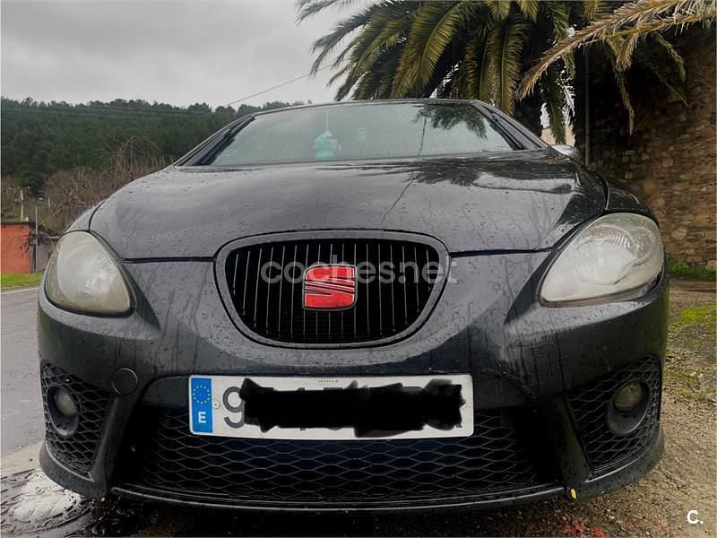 Usado Seat Leon Sport 150 CV (110 kW) 2007 Negro Utilitario