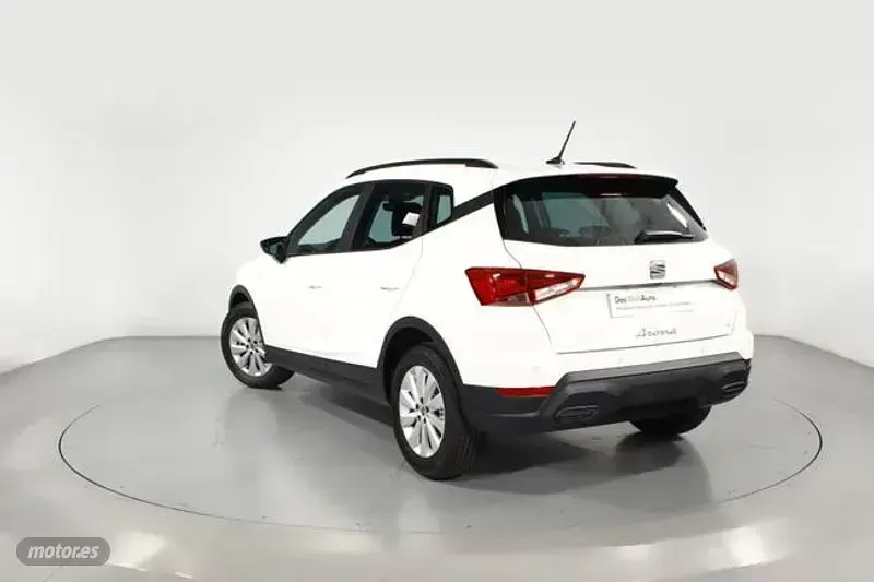 Usado Seat Arona Style 115 CV (84 kW) 2025 Blanco SUV