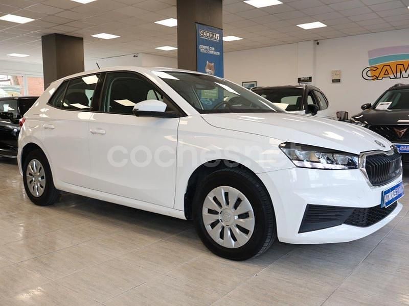 Usado Skoda Fabia Active 95 CV (69 kW) 2022 Blanco Berlina