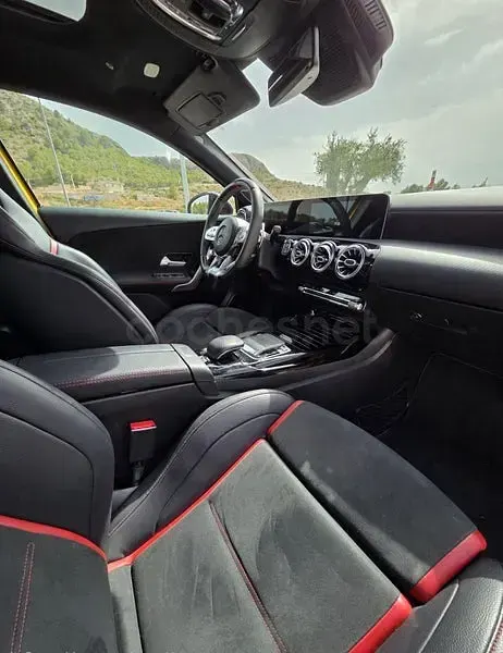 Usado Mercedes A35 AMG 306 CV (225 kW) 2019 Amarillo Berlina