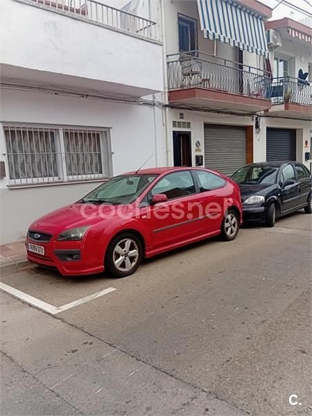 Rojo Usado 2005 Ford Focus Sport Berlina | 800 € (Super precio) - Imagen 1/4