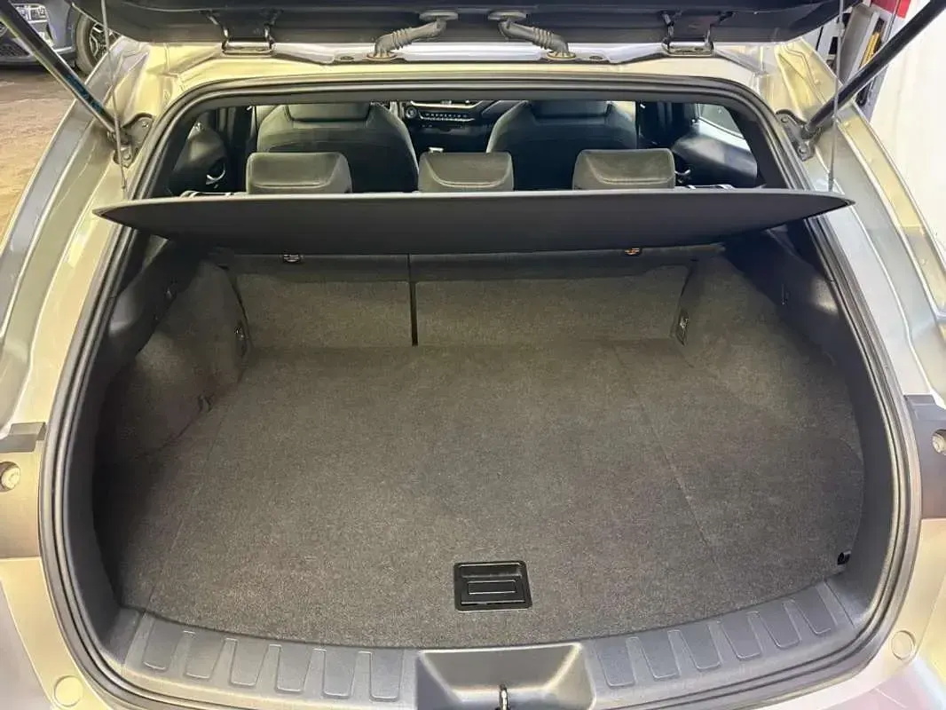 Usado Lexus UX 250h Business Edition 184 CV (135 kW) 2022 Beige SUV
