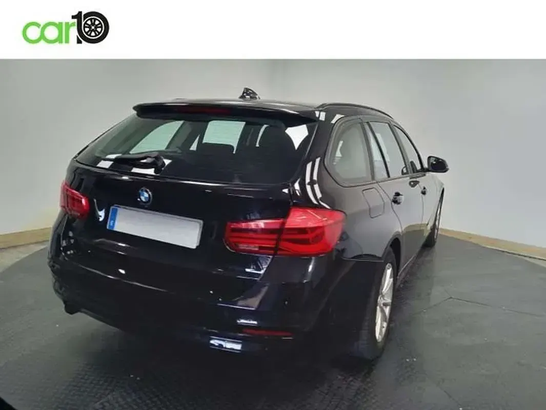 Usado BMW 318 135 CV (99 kW) 2019 Negro Familiar