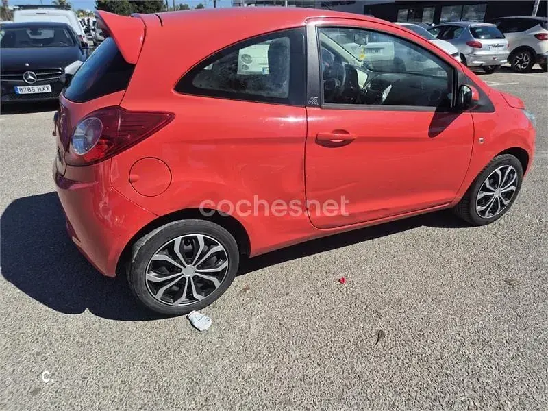 Usado Ford Ka Titanium 69 CV (50 kW) 2009 Rojo Utilitario