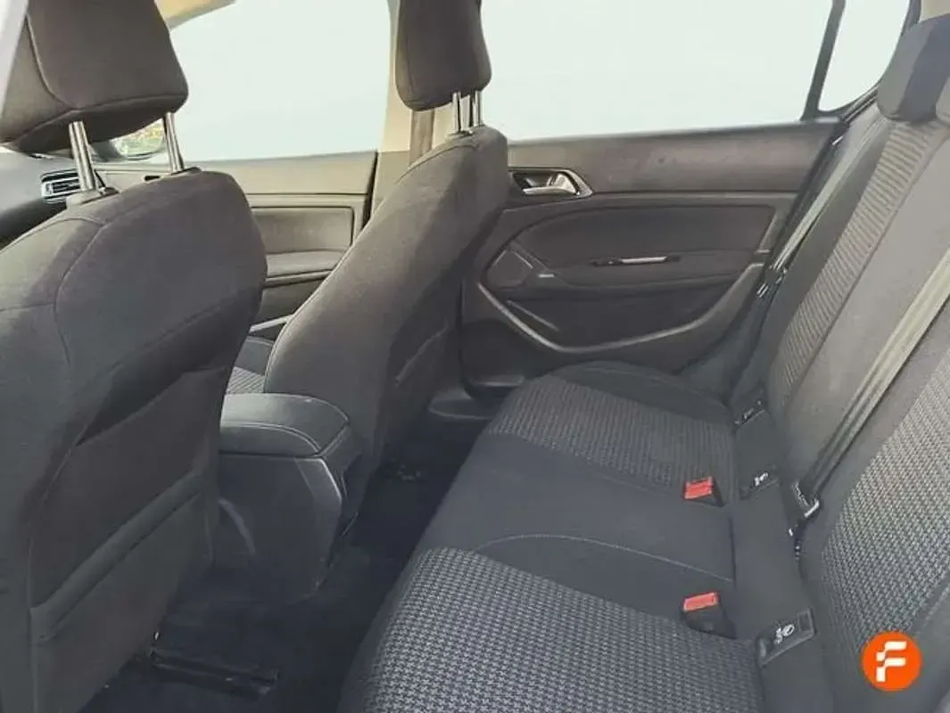 Usado Peugeot 308 Access 110 CV (80 kW) 2020 Gris Utilitario
