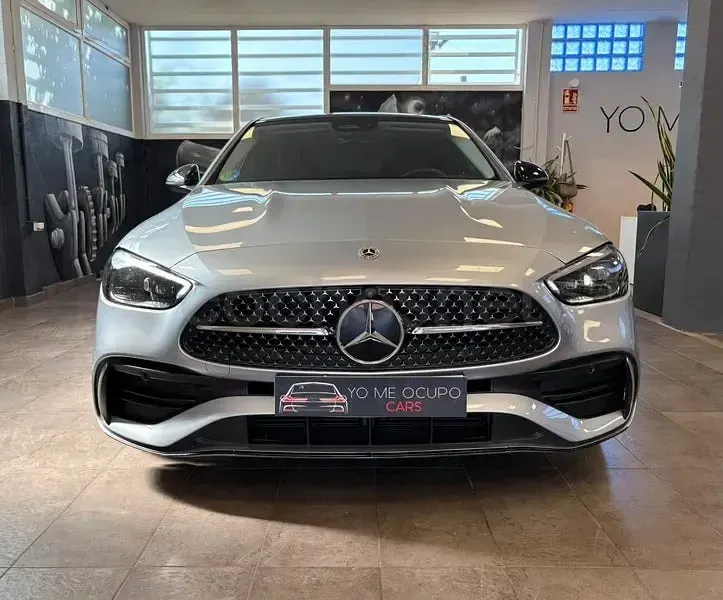 Usado Mercedes C200 163 CV (119 kW) 2024 Gris / plata Berlina