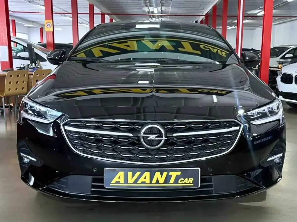 Usado Opel Insignia GS Line 122 HP (89 kW) 2021 Preto Sedan
