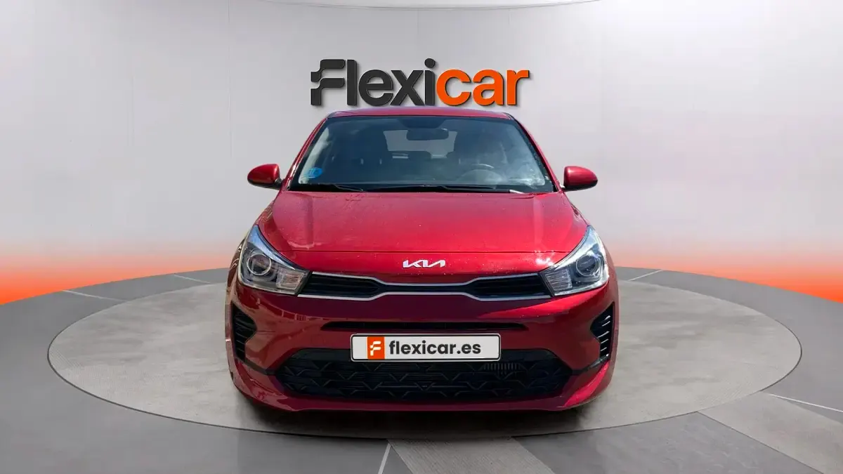 Usado Kia Rio 101 CV (74 kW) 2021 Rojo Berlina