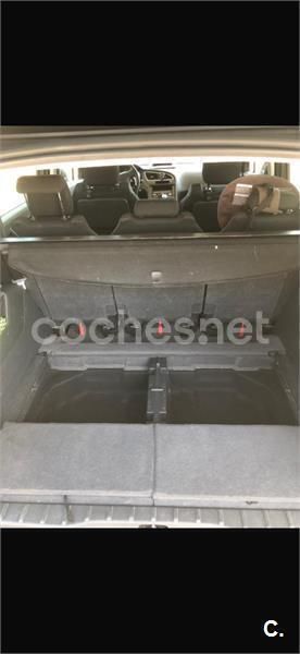 Beige Usado 2010 Peugeot 5008 Active Monovolumen | 3900 € (Un poco caro) - Imagen 1/1
