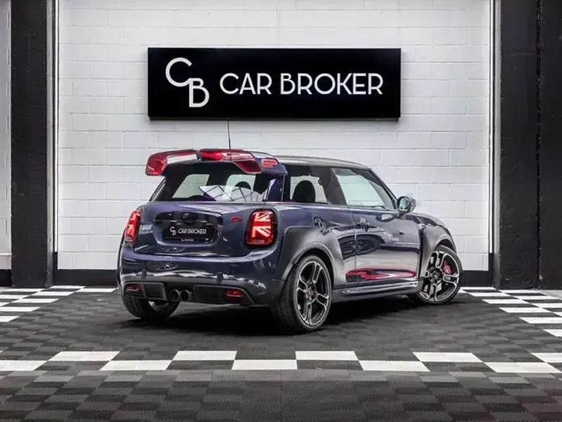 Usado Mini John Cooper Works 306 CV (225 kW) 2020 Gris / plata Utilitario