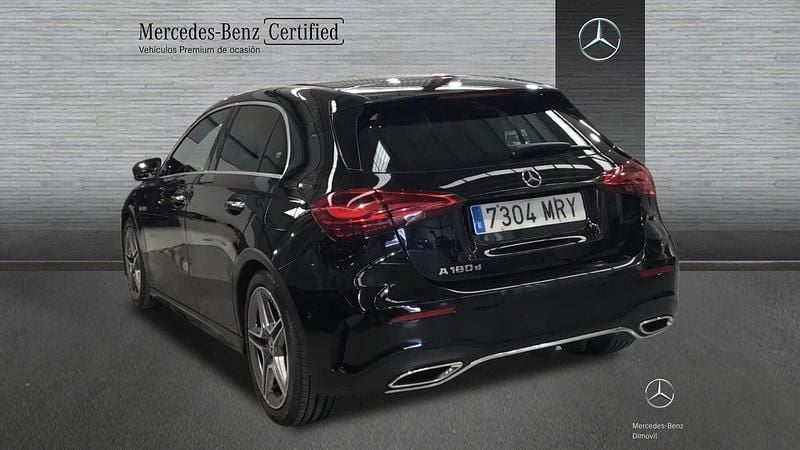 Usado Mercedes A180 116 CV (85 kW) 2024 Negro Berlina
