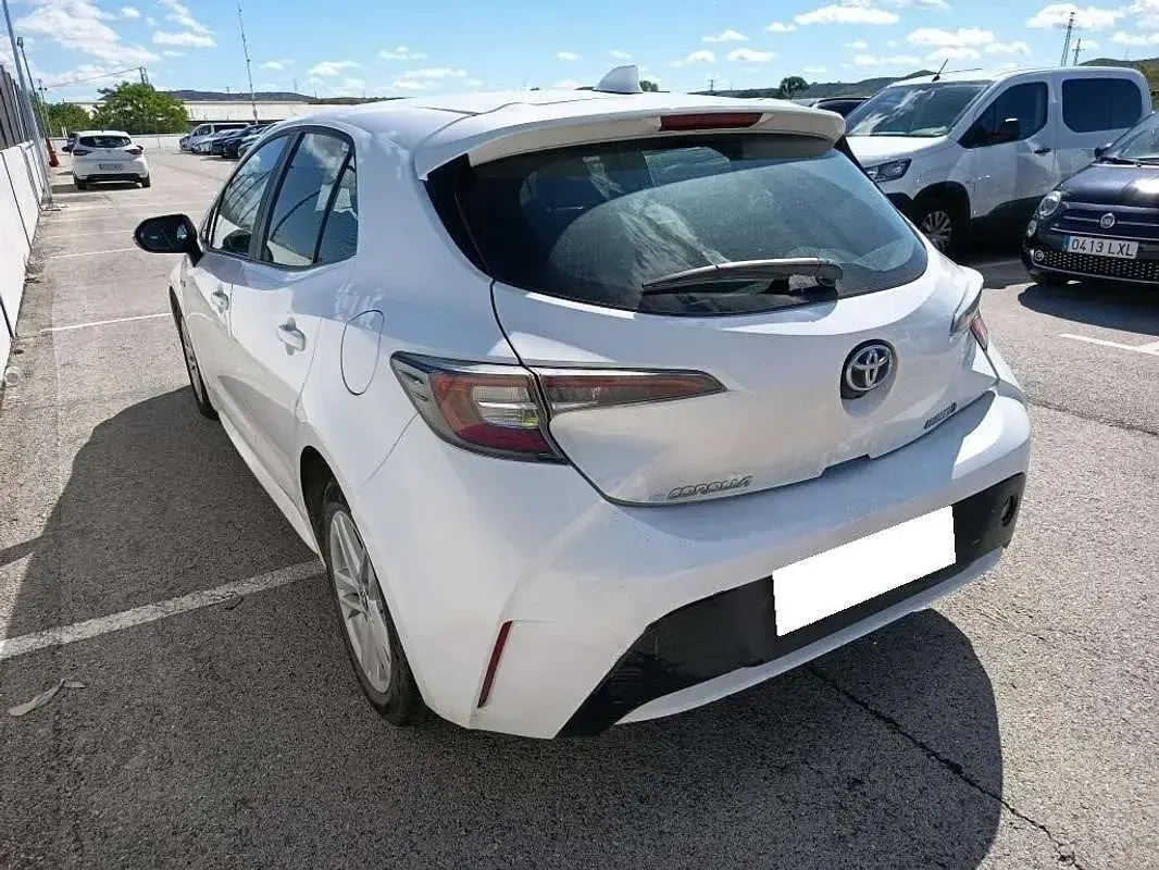 Usado Toyota Corolla Active 122 CV (89 kW) 2021 Blanco Utilitario