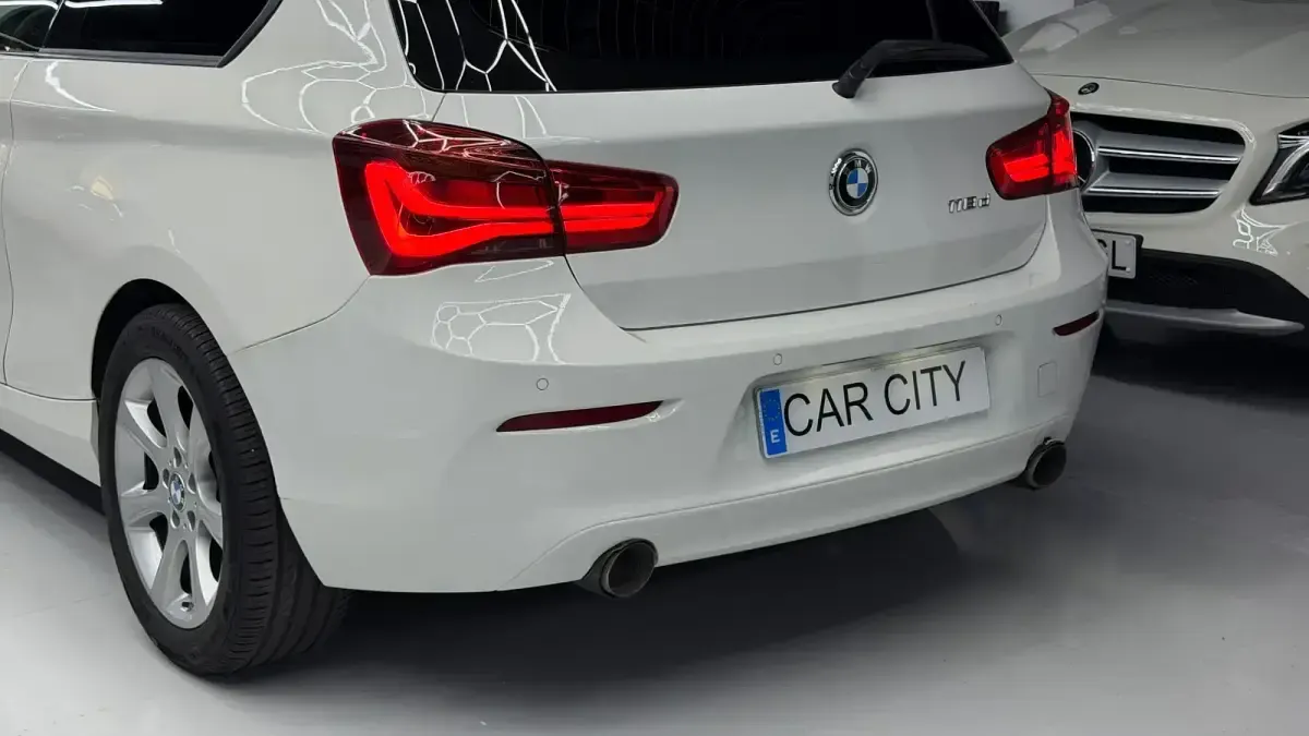 Używany BMW 118 150 KM (110 kW) 2016 Biały Hatchback