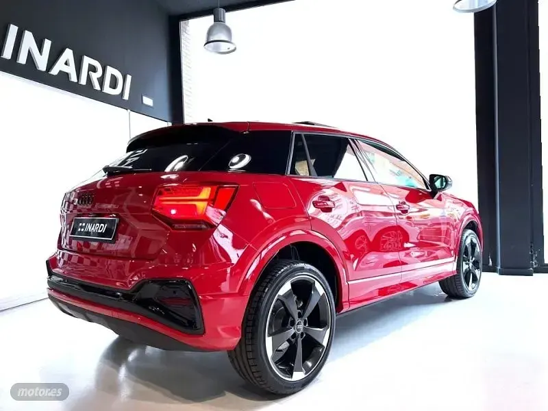 Usado Audi Q2 Comfort 150 CV (110 kW) 2024 Rojo SUV