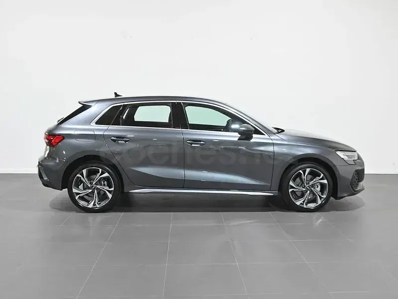 Usado Audi A3 S-Line 204 CV (150 kW) 2025 Gris / plata Berlina