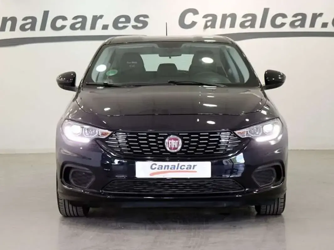 Usado Fiat Tipo Easy 95 CV (69 kW) 2018 Negro Familiar