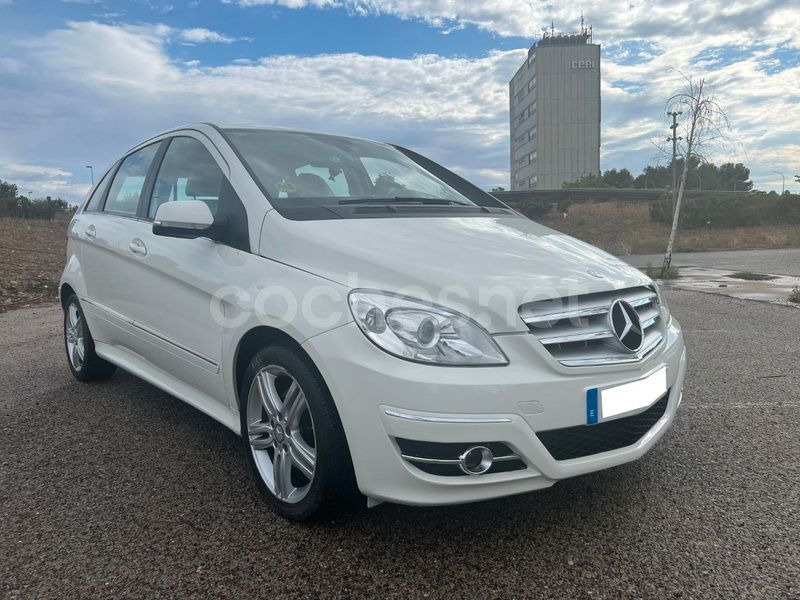 Usado Mercedes B180 109 CV (80 kW) 2012 Blanco Utilitario