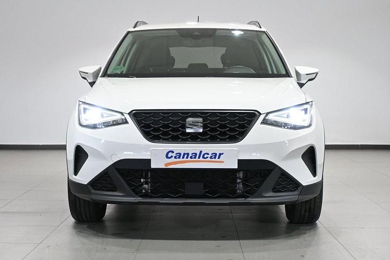 Usado Seat Arona Style 110 CV (80 kW) 2022 Blanco SUV