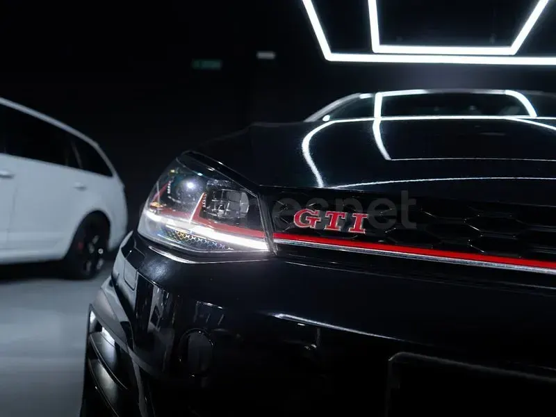 Usado VW Golf VII GTI 245 CV (180 kW) 2017 Negro Berlina
