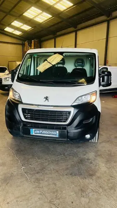 Usado Peugeot Boxer 110 CV (80 kW) 2018 Blanco Van