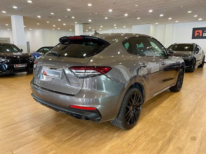 Usado Maserati Levante GT 330 CV (242 kW) 2023 Gris / plata SUV