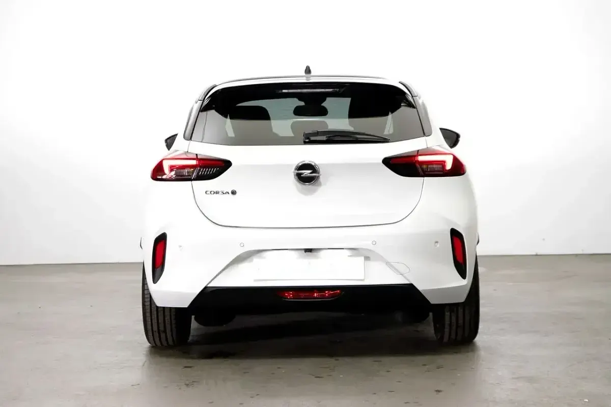 Usado Opel Corsa-e 100 kW (136 CV) 2023 Blanco Utilitario