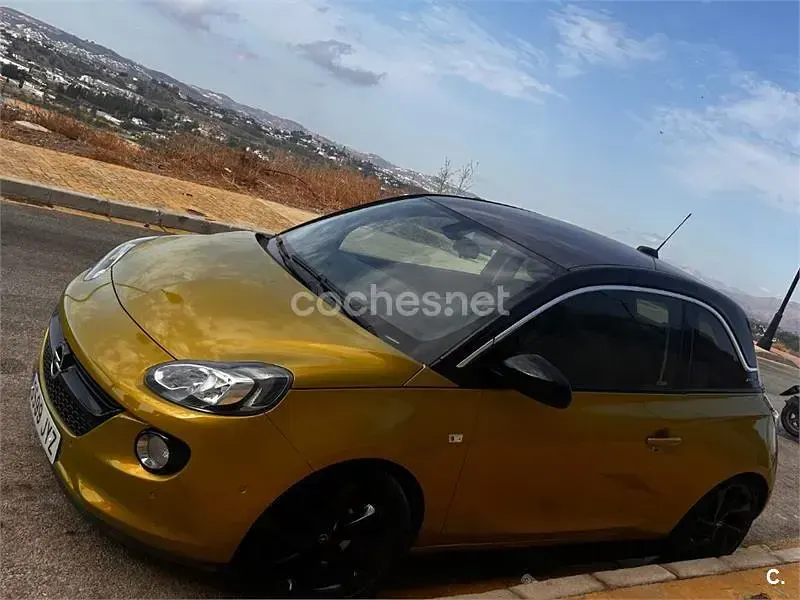 Usado Opel Adam Rocks 100 CV (73 kW) 2017 Amarillo Utilitario