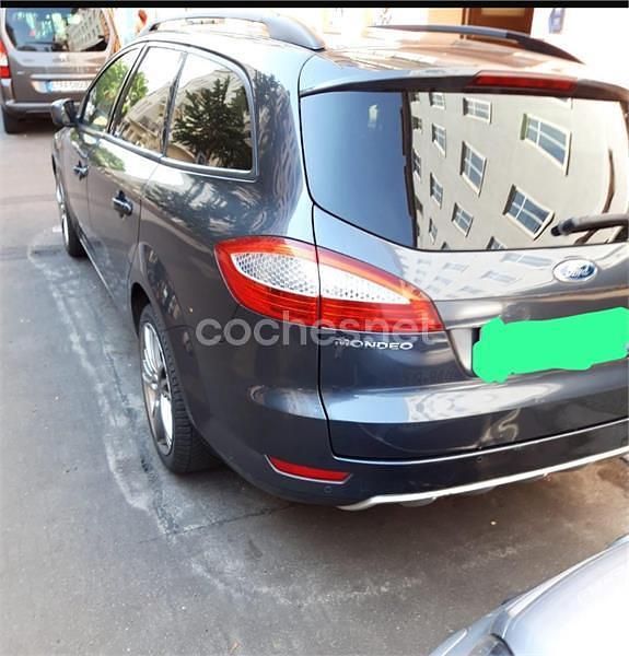 Usado Ford Mondeo Ghia 140 CV (102 kW) 2007 Azul Familiar