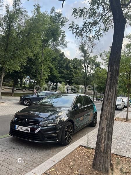 Usado VW Golf VII 110 CV (80 kW) 2016 Negro Berlina