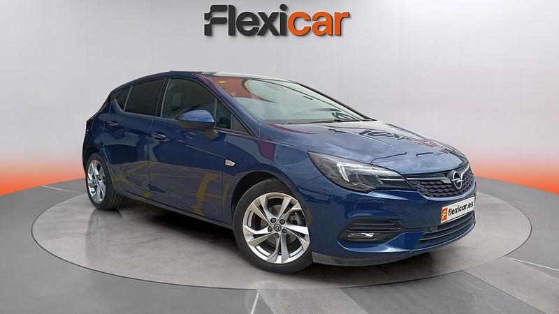 Usado Opel Astra GS Line 110 CV (80 kW) 2020 Azul Berlina