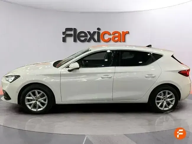 Usado Seat Leon Style 116 CV (85 kW) 2025 Blanco Berlina