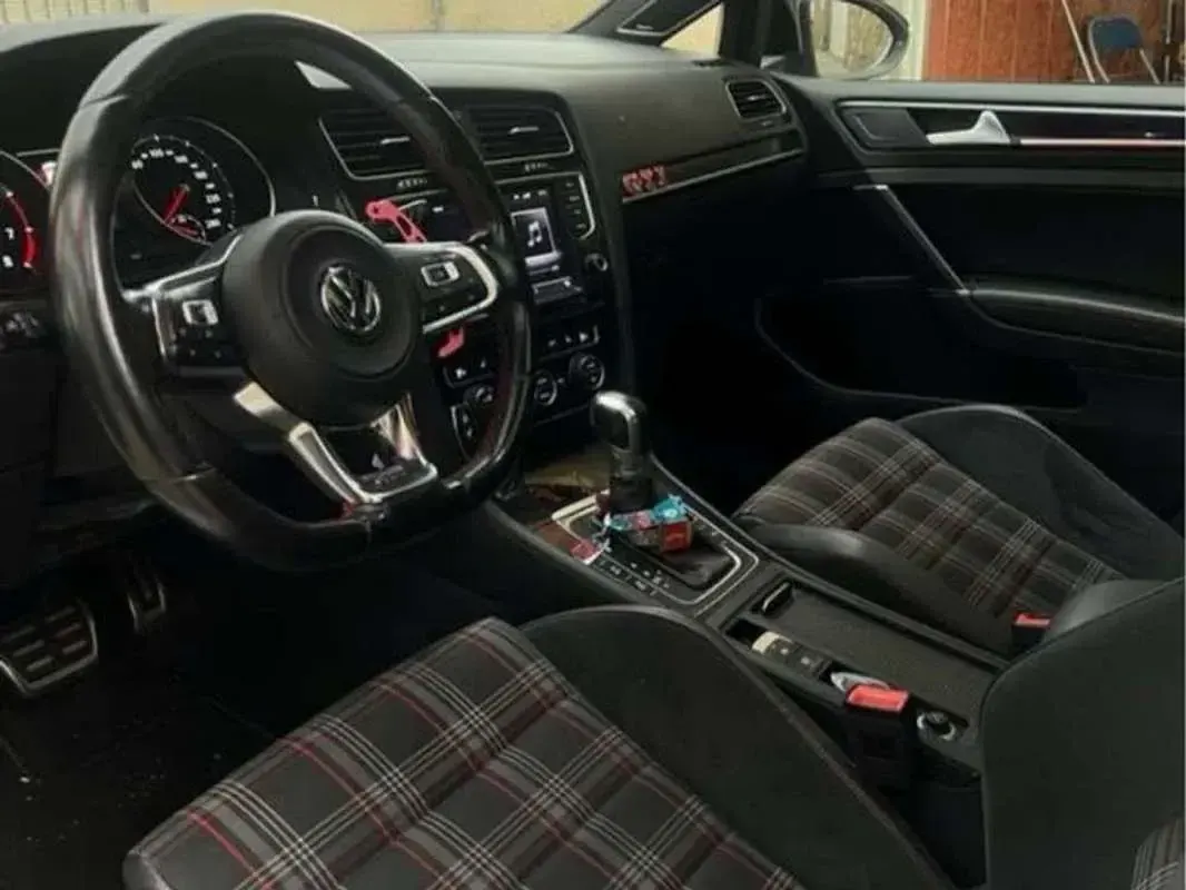 Usado VW Golf VII GTI 230 CV (169 kW) 2016 Blanco Utilitario