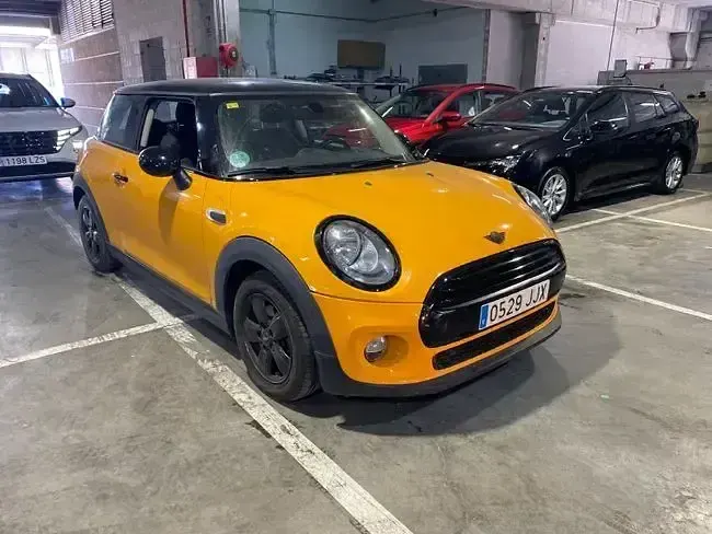 Usado Mini ONE 102 CV (75 kW) 2015 Amarillo Utilitario