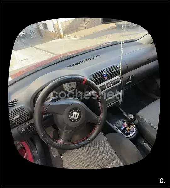 Usado Seat Leon FR 150 CV (110 kW) 2005 Rojo Utilitario