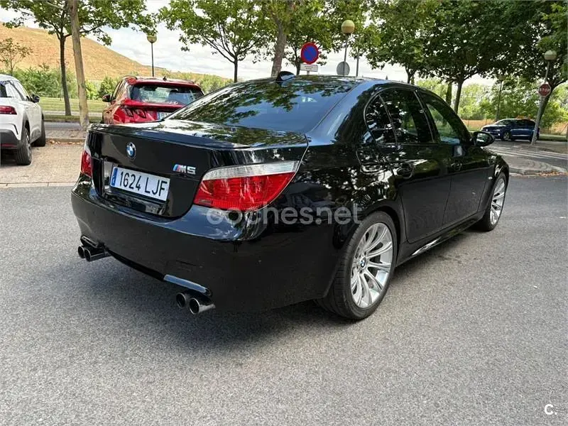 Usado BMW M5 400 CV (294 kW) 2005 Negro Berlina
