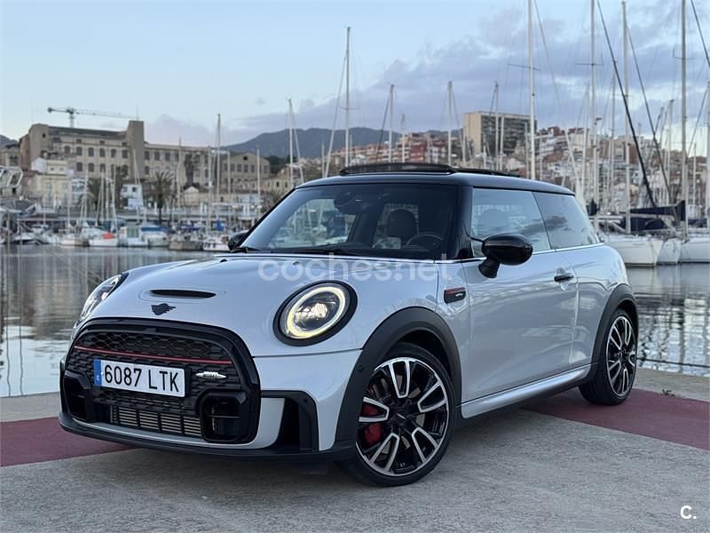 Usado Mini John Cooper Works 231 CV (169 kW) 2021 Gris / plata Utilitario
