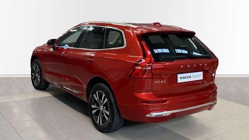 Usado Volvo XC60 Core 351 CV (258 kW) 2024 Granate SUV