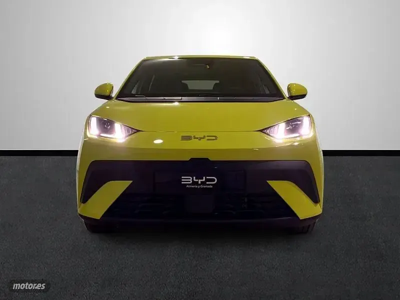 Nuevo BYD Dolphin Surf Comfort 114 kW (156 CV) 2026 Amarillo Utilitario