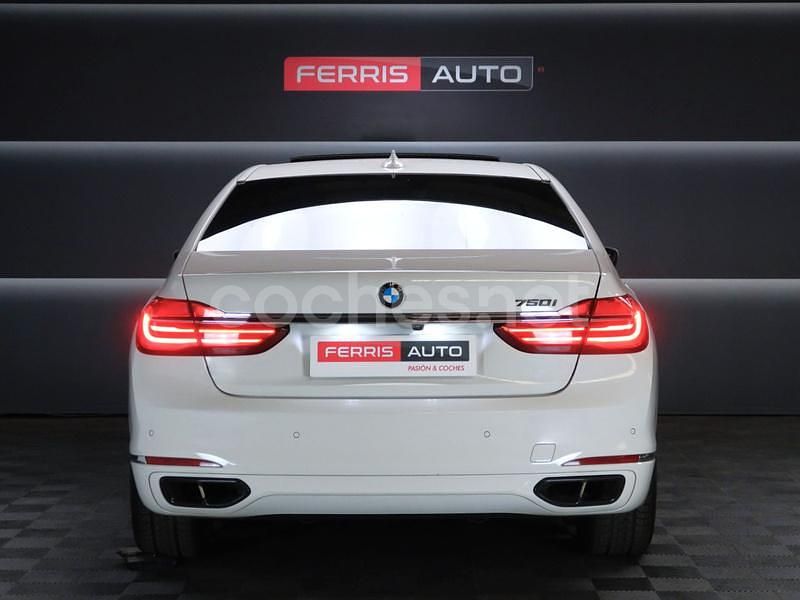 Usado BMW 750 Comfort Edition 450 CV (330 kW) 2018 Blanco Berlina