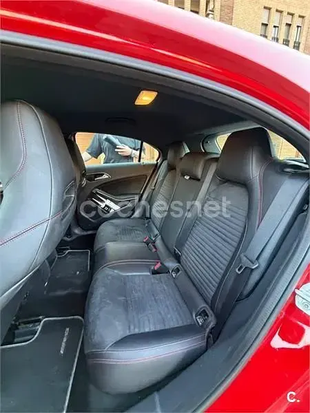 Usado Mercedes A200 AMG line 136 CV (100 kW) 2017 Rojo Utilitario