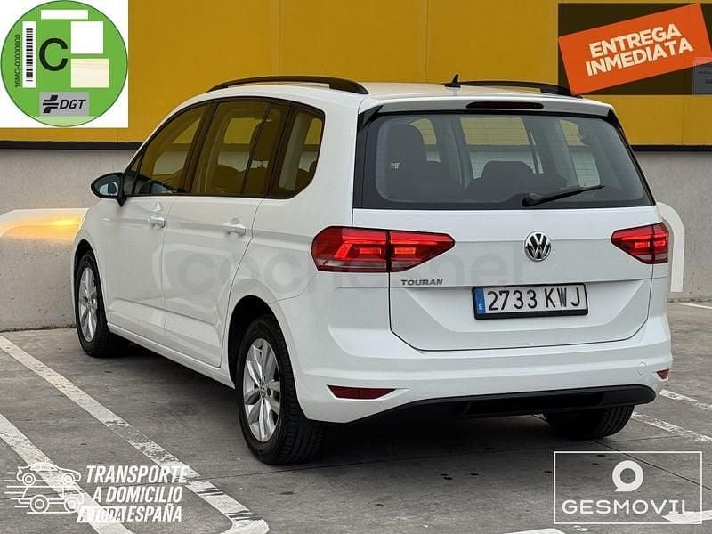 Usado VW Touran Edition 115 CV (84 kW) 2019 Blanco Monovolumen