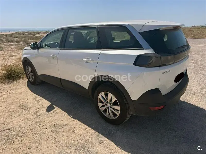 Usado Peugeot 5008 Active 130 CV (95 kW) 2021 Blanco SUV