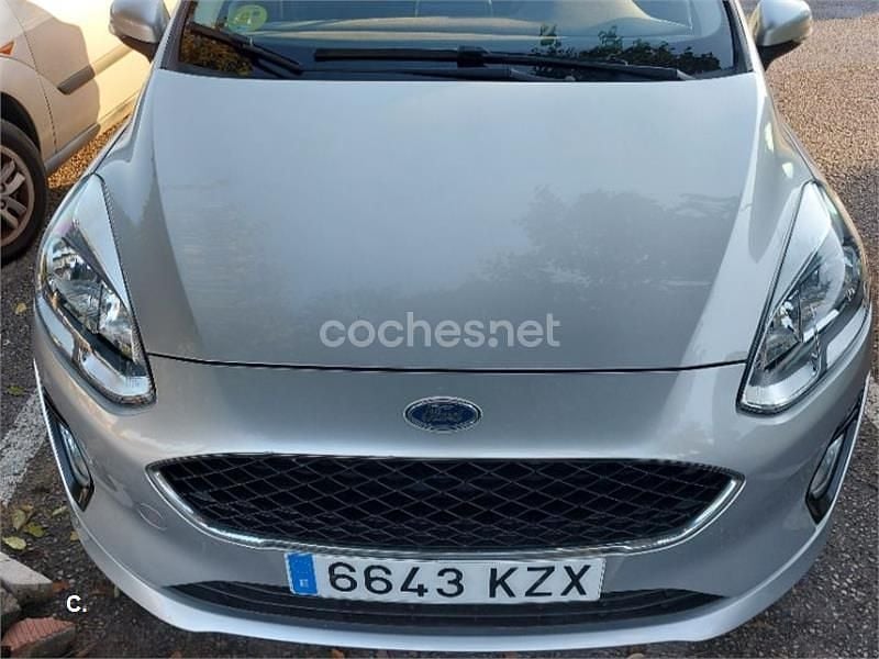 Gris / plata Usado 2019 Ford Fiesta Trend Utilitario | 12.200 € (Un poco caro) - Imagen 1/4